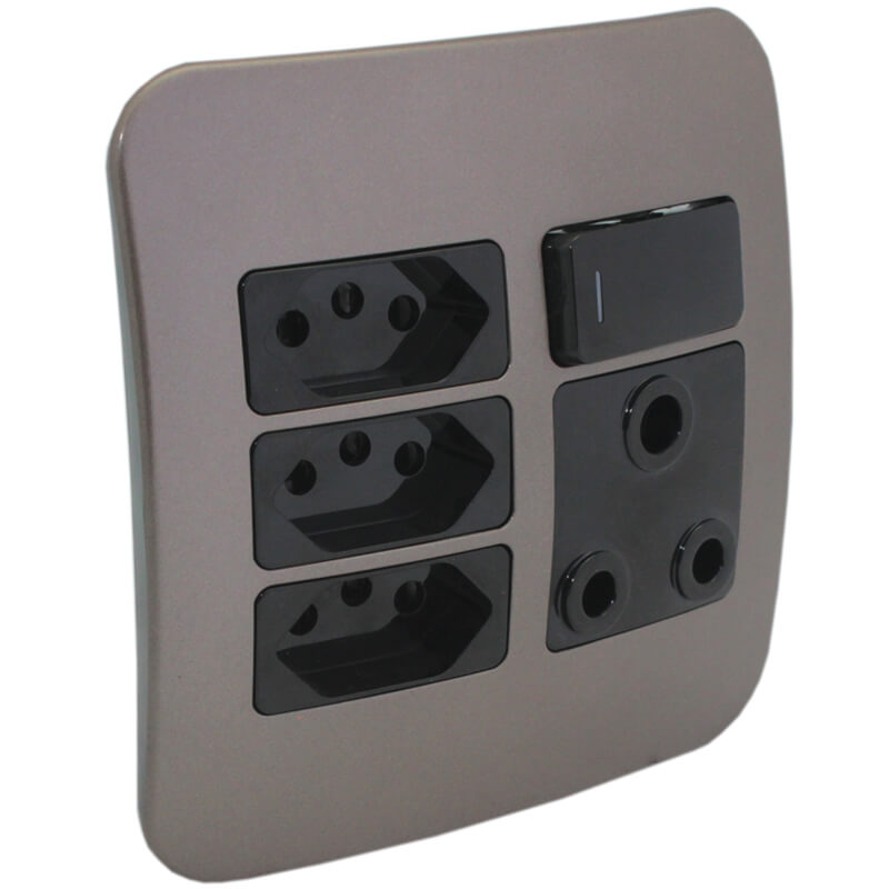 Switched Wall Socket - Image 2