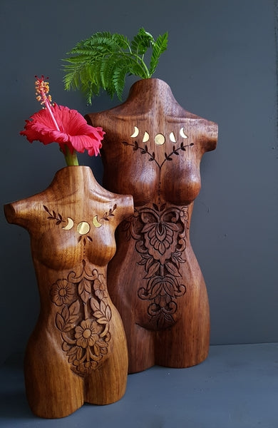 LUNA LADY LUMPS WALL VASE - Image 3
